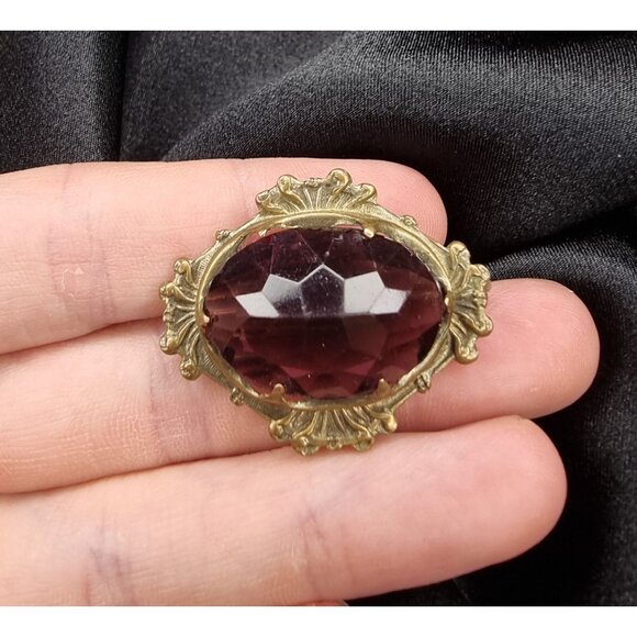 Antique Early XX Century Ornate Gold-Tone Brooch With Faceted Purple Glass - Picture 4 of 5